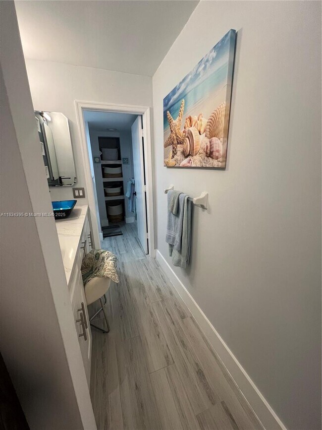 Foto del edificio - 10980 S Ocean Dr