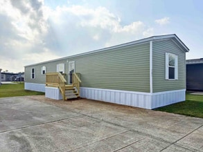 Building Photo - 3550 Carlyss Dr