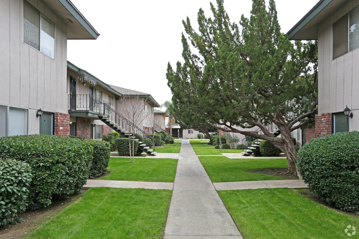 Building Photo - Chapparal Apartments