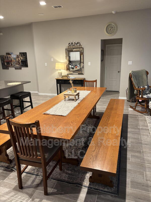 Foto del edificio - 5745 Brookville Dr