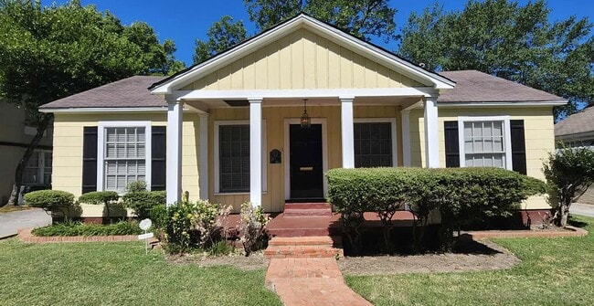 Building Photo - 409 Sunny Ln