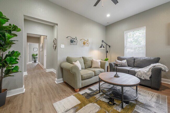 Foto del edificio - 2501 W North B St