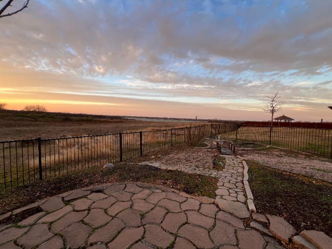 Photo - 4205 Lakeside Dr House