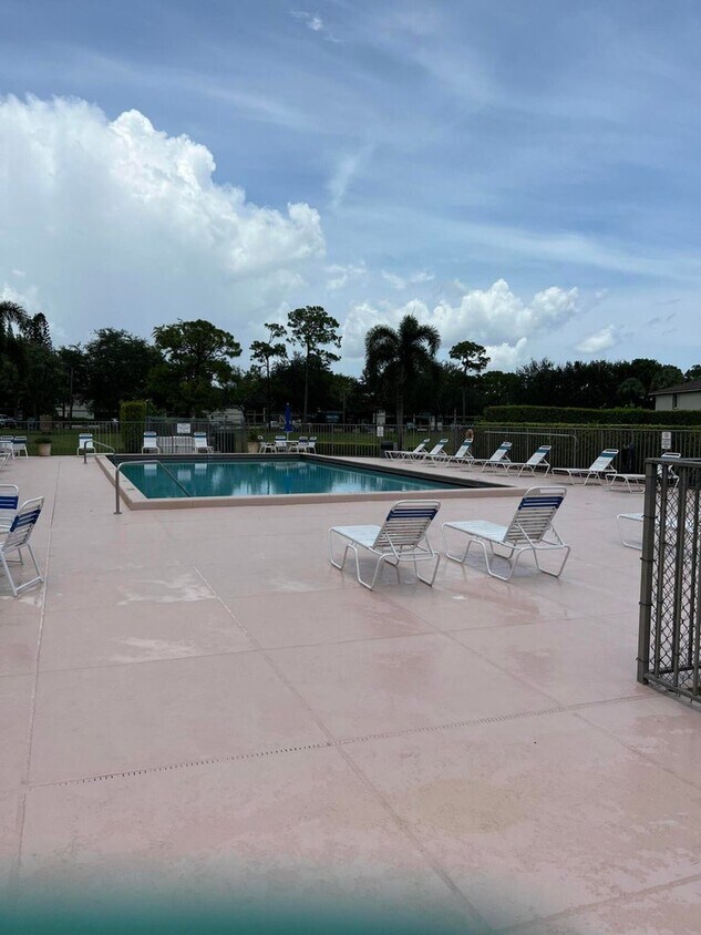 6458 Chasewood Dr Unit E, Jupiter, FL 33458 Condo for Rent in Jupiter