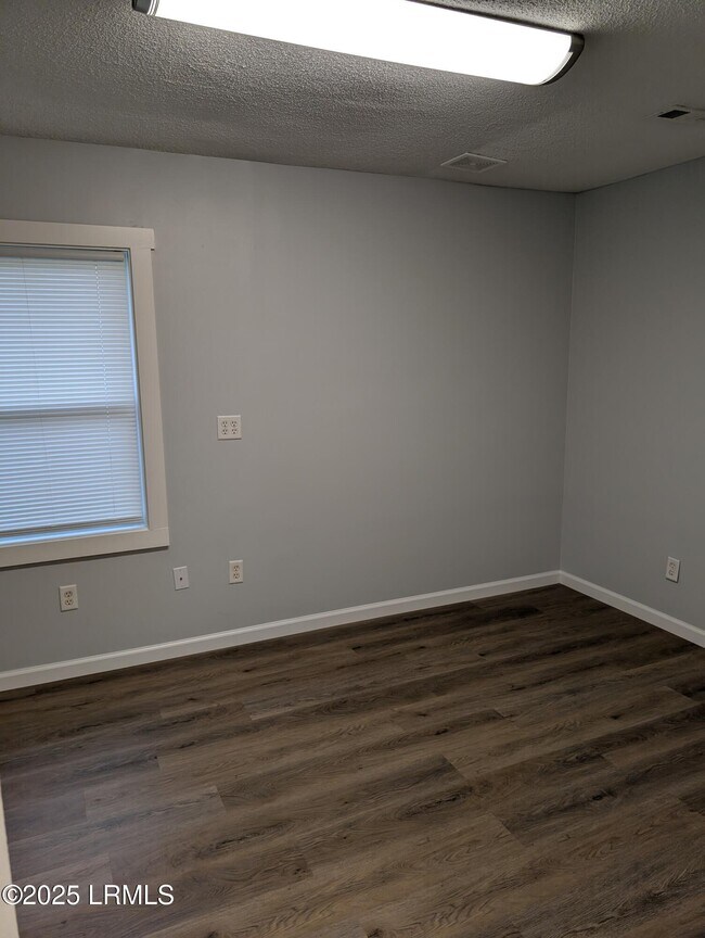 Building Photo - 34 SC-128