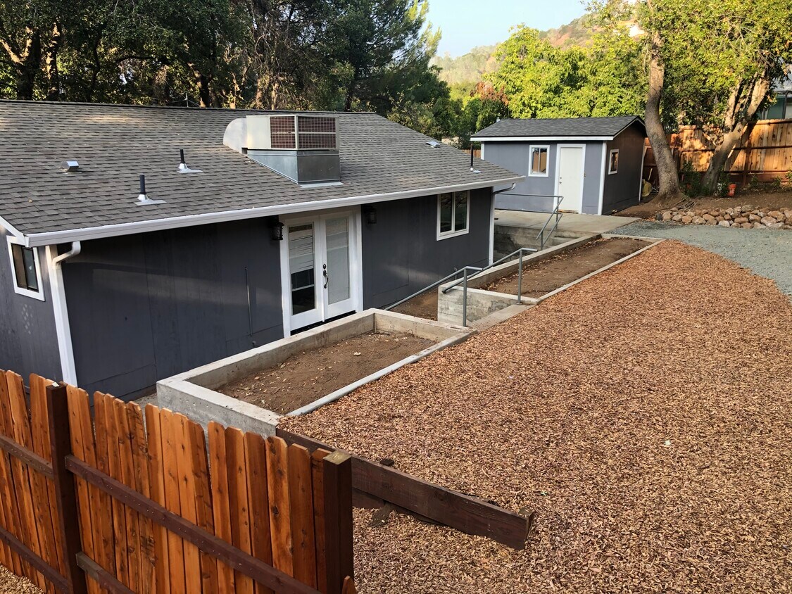 Foto principal - 3536 Pine Ave