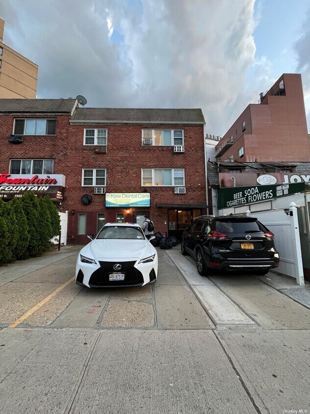 11614 Metropolitan Ave, Queens, NY 11418 House Rental in Queens, NY