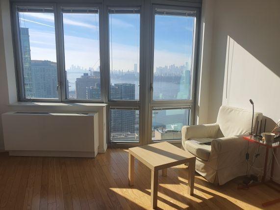 Building Photo - 1 bedroom in LONG ISLAND CITY NY 11109