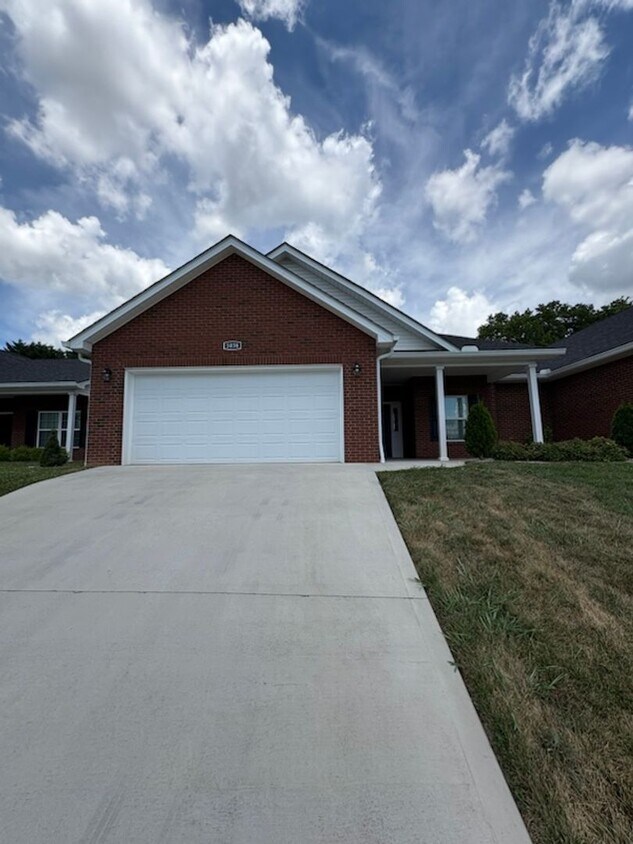 Foto principal - 1038 Patriot Landing Dr