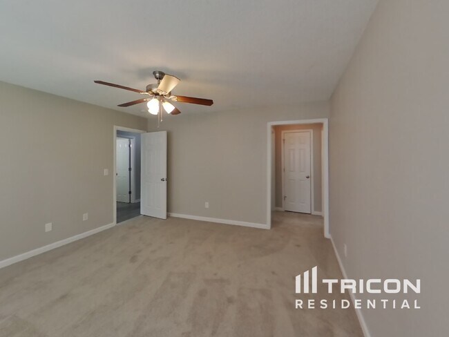 Foto del edificio - 1323 May Oak Cir