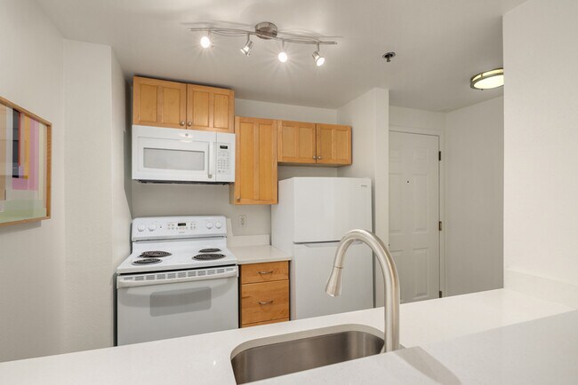 Foto del edificio - 1616 Summit Ave