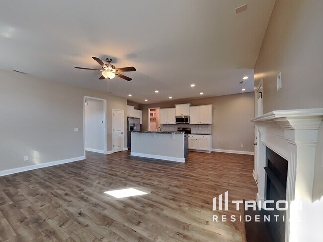 Building Photo - 1801 Huntsbridge Dr