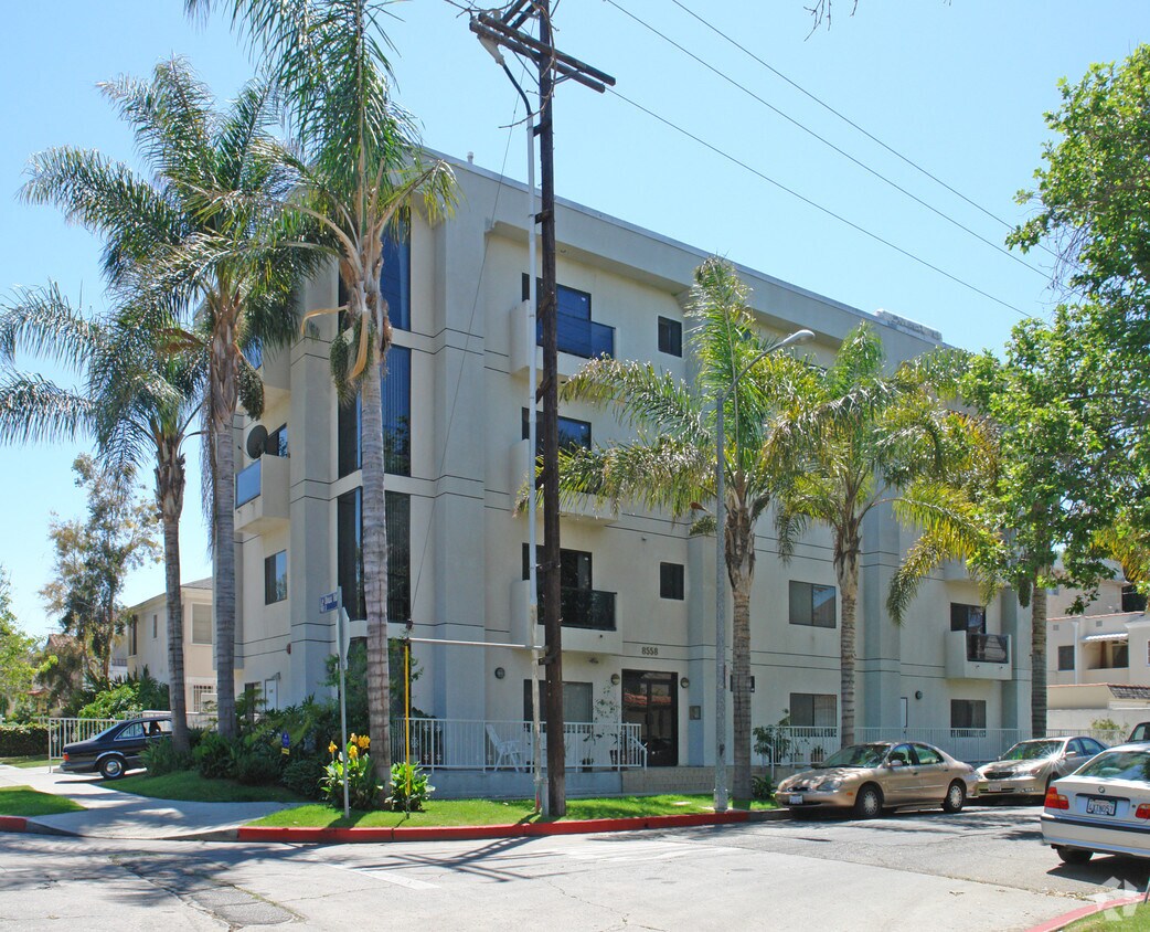 Building Photo - 8558 Chalmers Dr