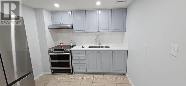 Building Photo - 91 Vivians Crescent