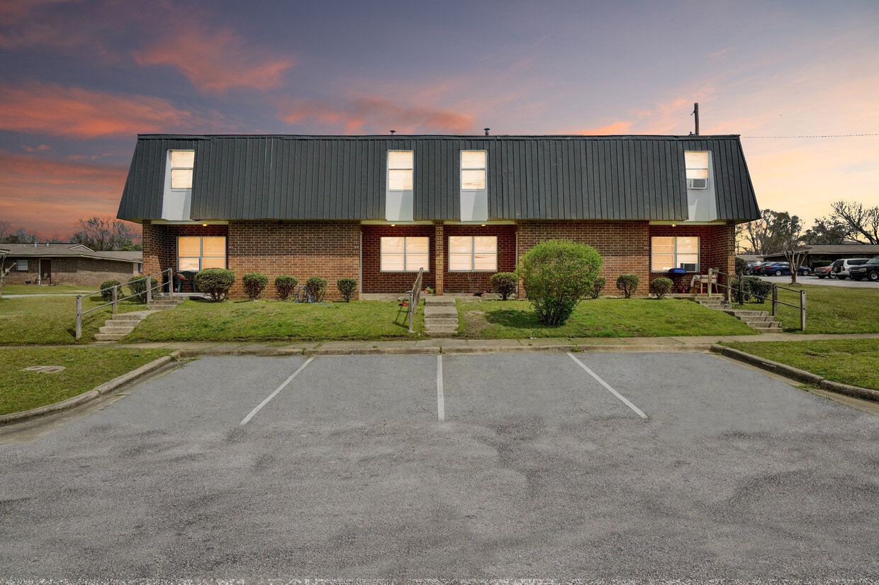 Beautiful Exterior - Garrett Woods