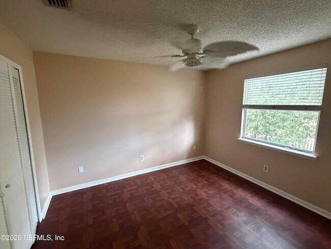 Foto del edificio - 8532 Bitterwood Ct