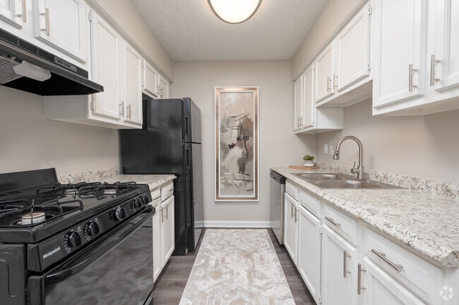 2BR, 1.5BA - 930SF - Kitchen - Chelsea Place