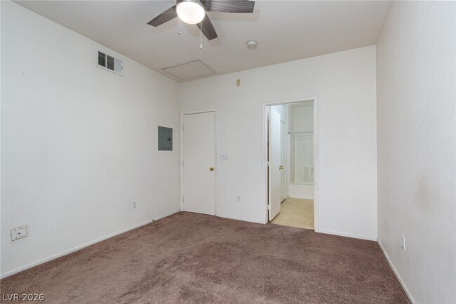 Foto del edificio - 8250 N Grand Canyon Dr