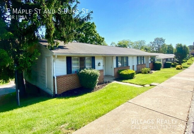 Building Photo - 451 E Maple St