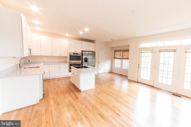 Foto del edificio - 13308 Sunny Brooke Pl