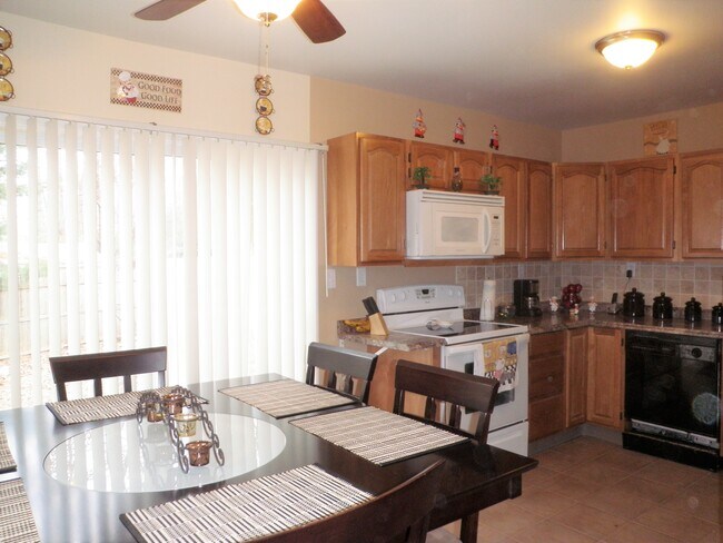 Building Photo - 46 Gem Dr