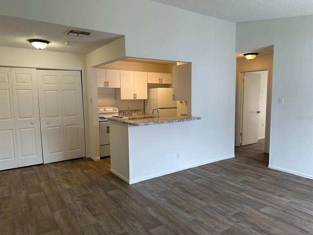 Foto principal - 3816 Breakwater Way