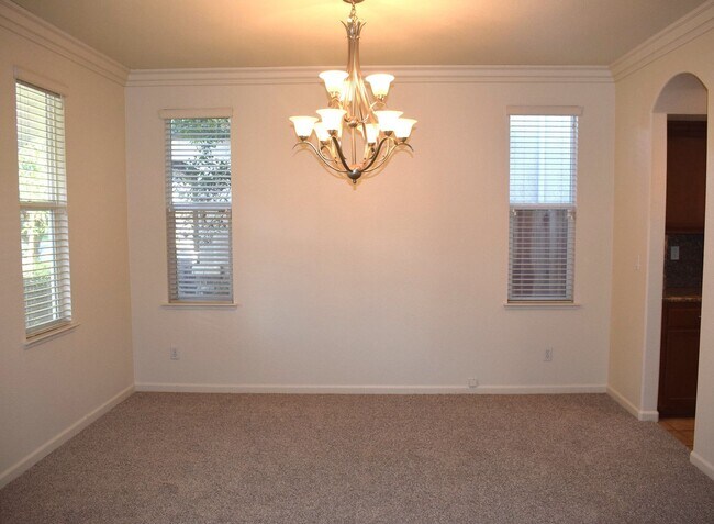 Building Photo - 6800 Sao Tiago Way