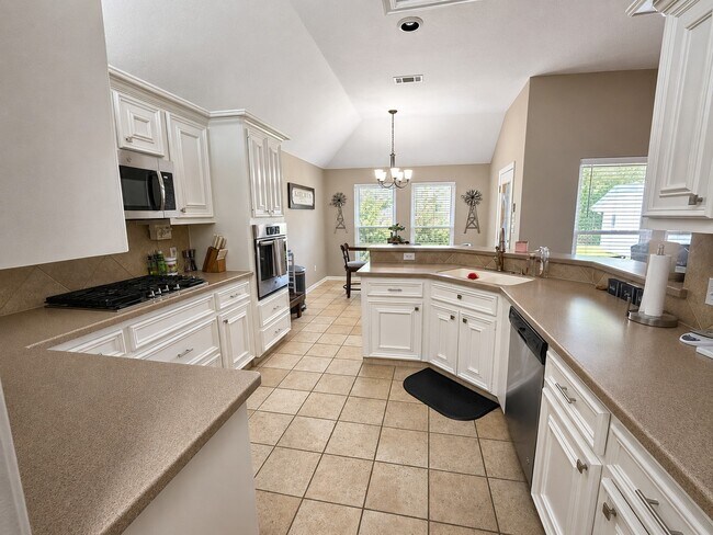 Foto del edificio - 5106 Misty Ln