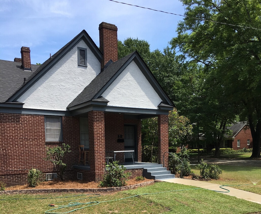 230King Street, entrance - 230 King St