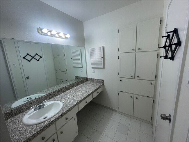 Foto del edificio - 5550 N Braeswood Blvd