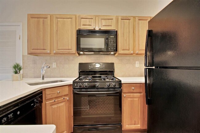 Foto del edificio - 704 Clinton St