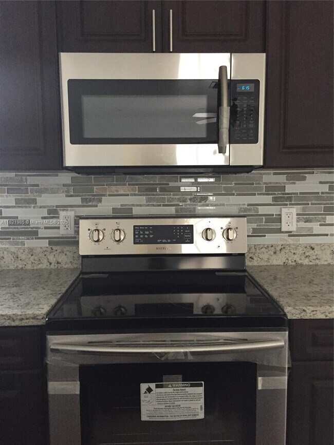 Foto del edificio - 1340 NE 177th St