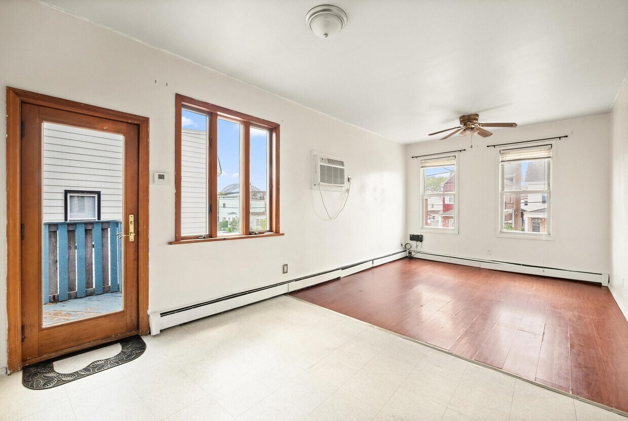 Foto principal - 70 Humphrey Ave