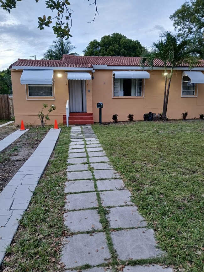 Photo - 1 N Melrose Dr House