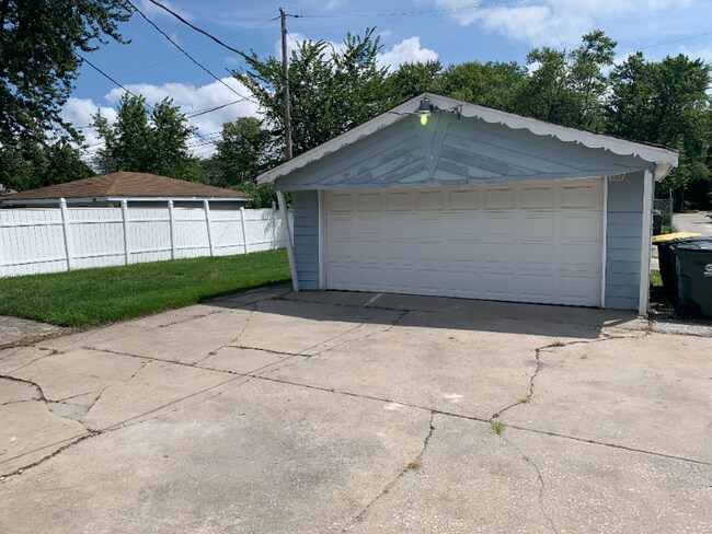 Foto del edificio - 17335 Community St
