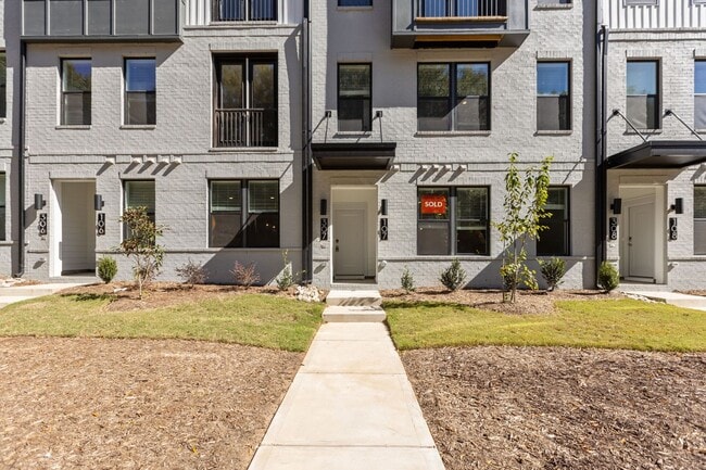 Photo - Gorgeous New Construction!  Updated Kitche... Townhome