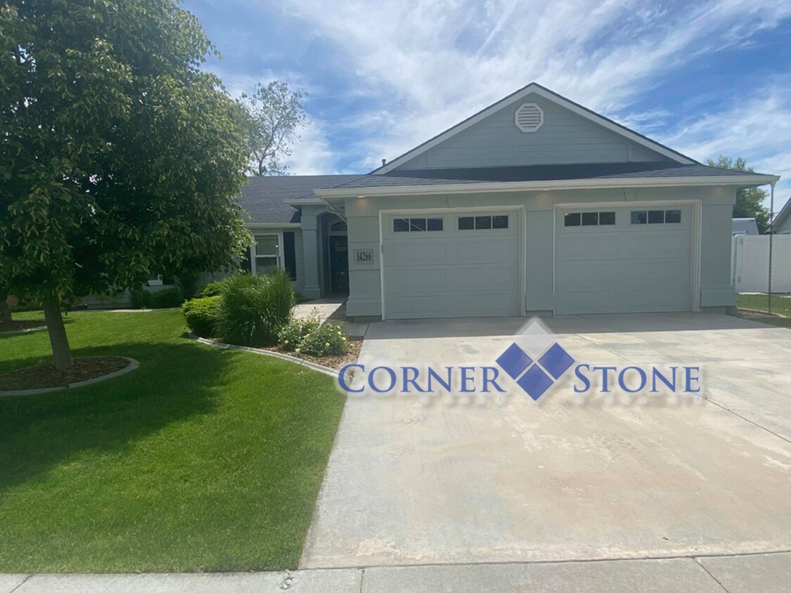 Primary Photo - Beautiful Updated Home in Nampa with Offic...