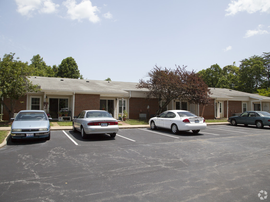 Building Photo - Westhampton Apartments