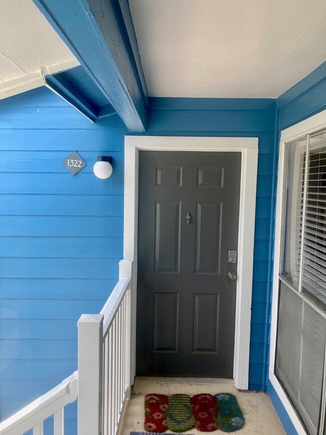 Foto del edificio - 3506 Cove View Cir