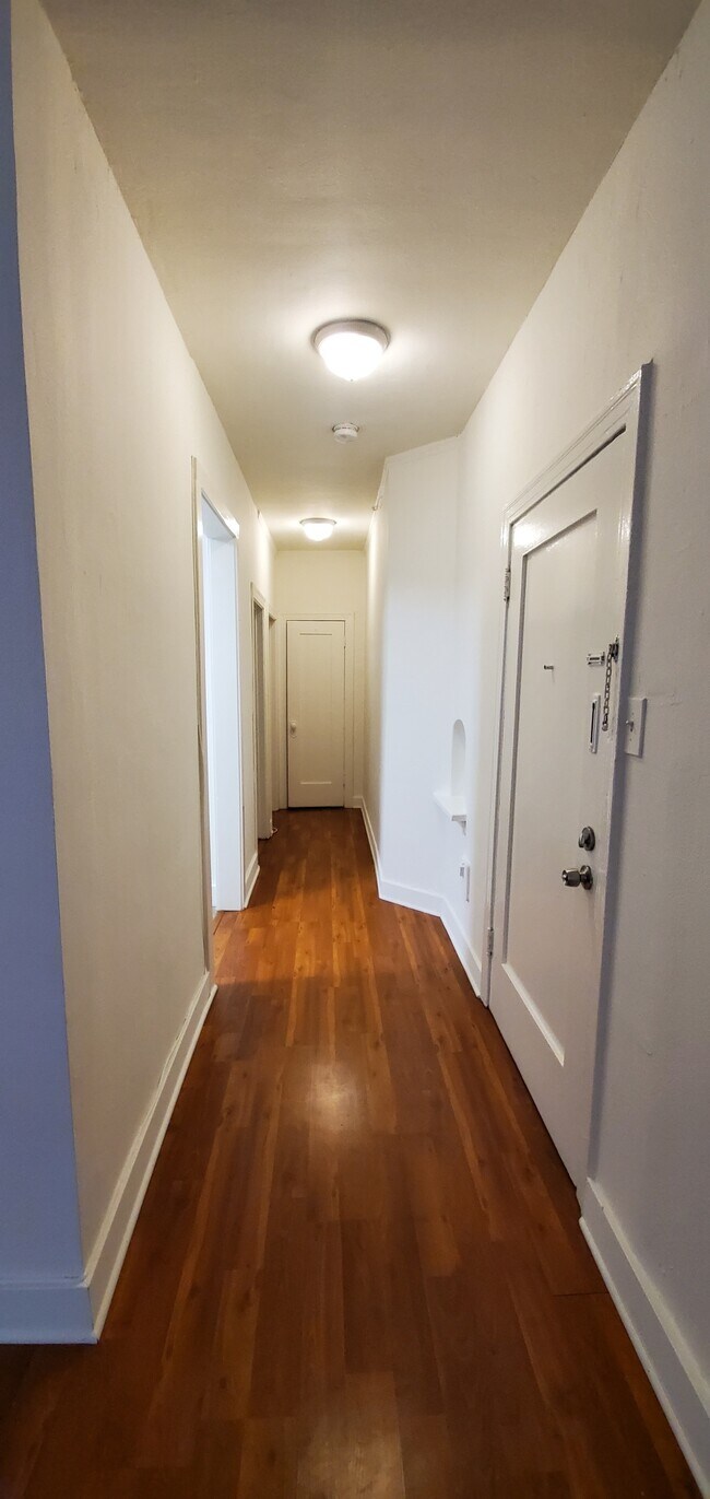Hallway - 5615 Fernwood Ave