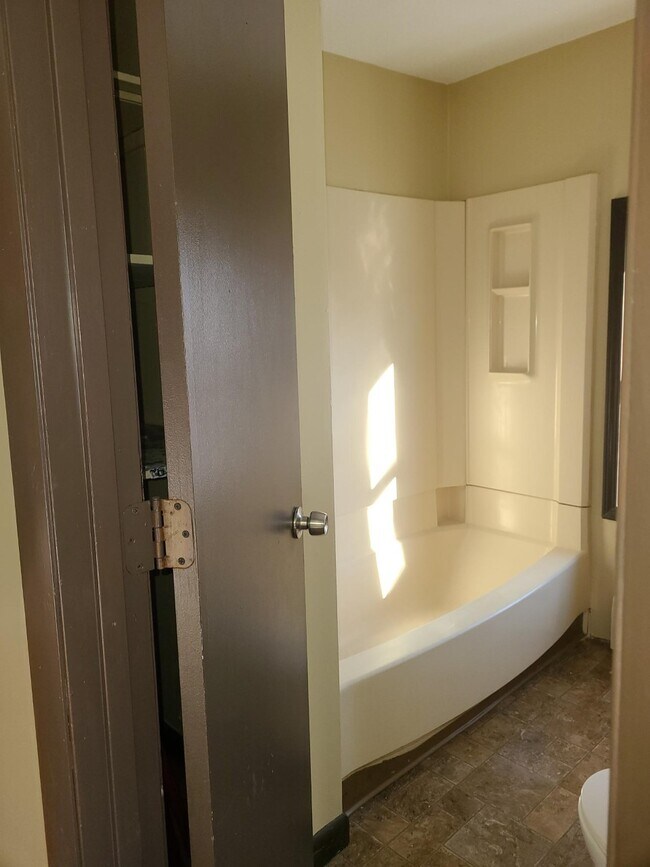 Building Photo - 31 Leyfred Ter