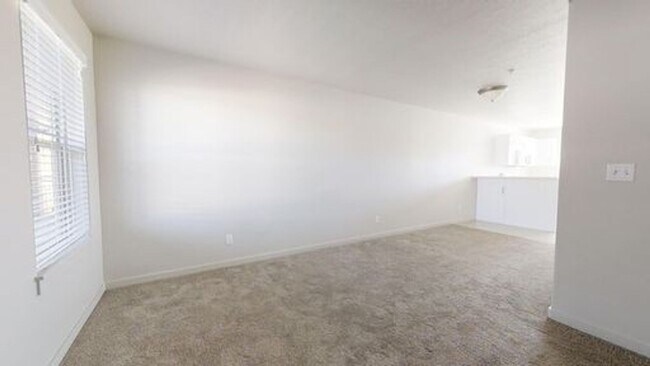 Building Photo - CUTE 2 BED 1 BATH OREM CONDO FOR RENT