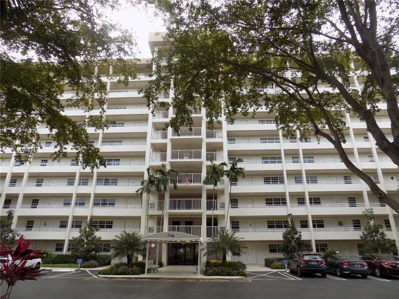 605 Oaks Dr Unit 306, Pompano Beach, FL 33069 Condo for Rent in