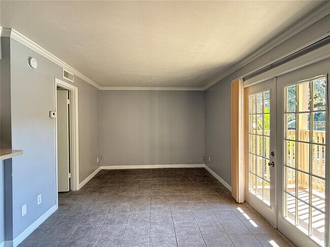 Foto del edificio - 425 Wymore Rd