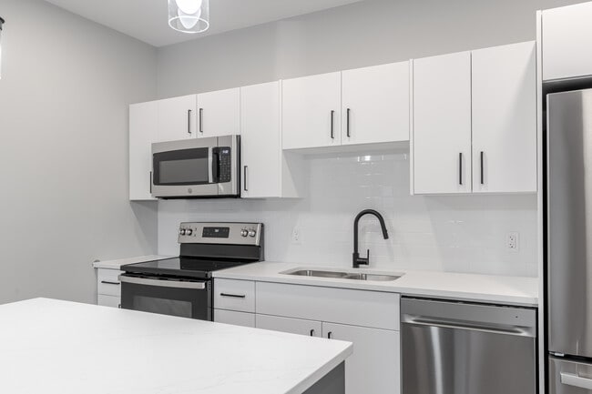 Building Photo - Apartment for Rent