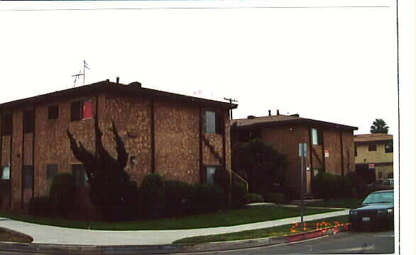 Primary Photo - 10208-10214 Ruoff Ave