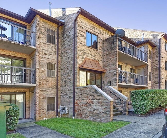 Building Photo - Bartton Place