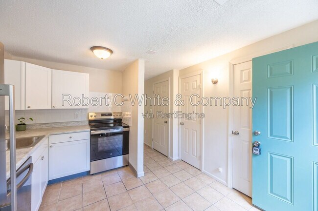 Foto del edificio - 45 Rising Trail Dr