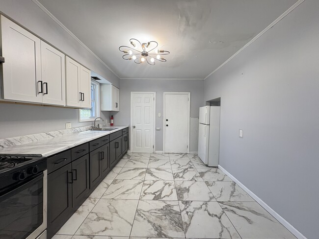 180 Lincoln Pl 2 - 178 Lincoln Pl