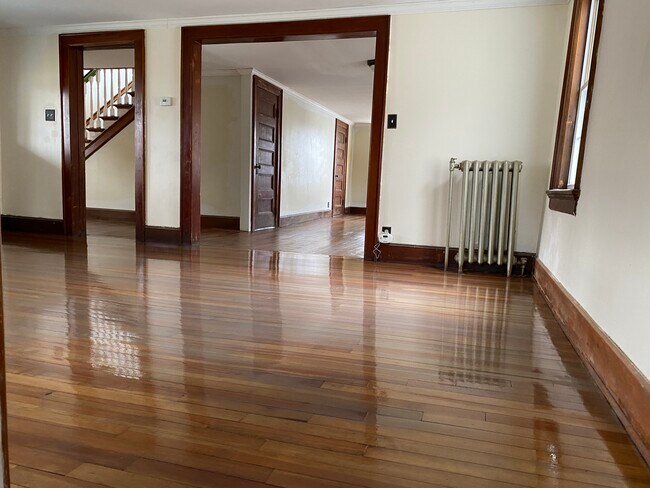 Foto del edificio - 380 Salmon Brook St